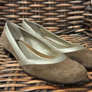 GAP Women's Brown and Cream Flats in size 10